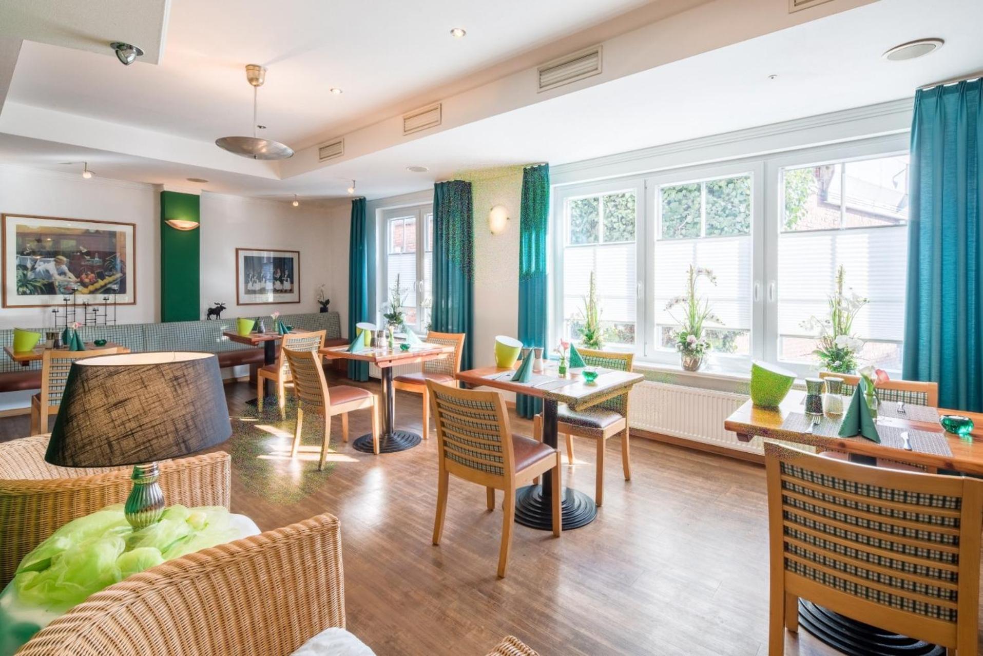 Hotel Zur Post - Economy Rooms Garrel Exterior photo
